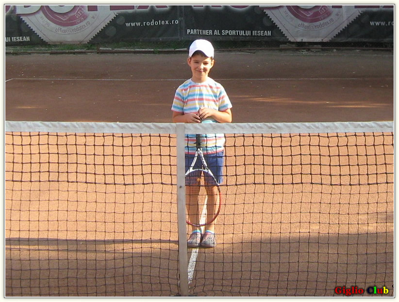 tenis, foto, prescolari, fotografii, membri, club, tenis, spot, teren, giglioclub.ro, giglioclub, Tennis, Romania, Iasi, lectii, sala, teren, racheta, minge, initiere, juniori, junioare, copii si adulti