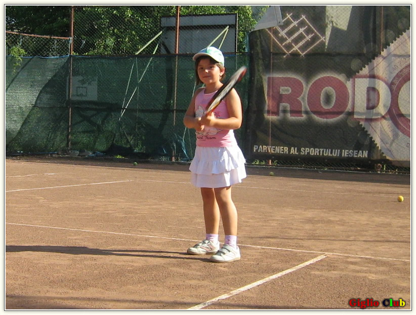 tenis, foto, prescolari, fotografii, membri, club, tenis, spot, teren, giglioclub.ro, giglioclub, Tennis, Romania, Iasi, lectii, sala, teren, racheta, minge, initiere, juniori, junioare, copii si adulti