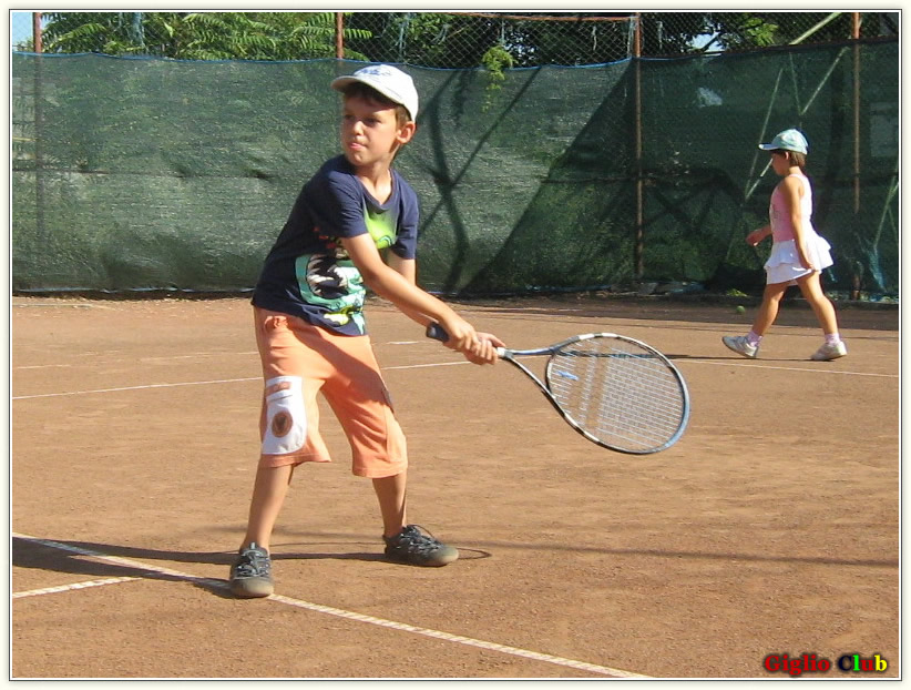 tenis, foto, prescolari, fotografii, membri, club, tenis, spot, teren, giglioclub.ro, giglioclub, Tennis, Romania, Iasi, lectii, sala, teren, racheta, minge, initiere, juniori, junioare, copii si adulti