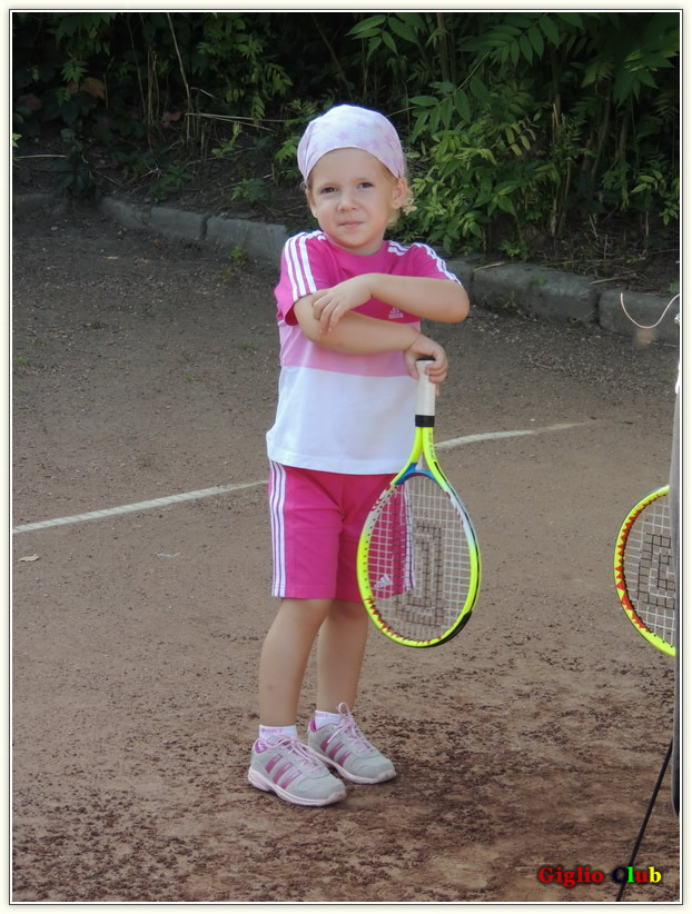 tenis, foto, prescolari, fotografii, membri, club, tenis, spot, teren, giglioclub.ro, giglioclub, Tennis, Romania, Iasi, lectii, sala, teren, racheta, minge, initiere, juniori, junioare, copii si adulti