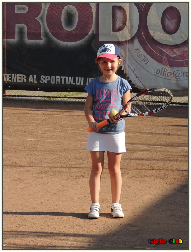 tenis, foto, prescolari, fotografii, membri, club, tenis, spot, teren, giglioclub.ro, giglioclub, Tennis, Romania, Iasi, lectii, sala, teren, racheta, minge, initiere, juniori, junioare, copii si adulti